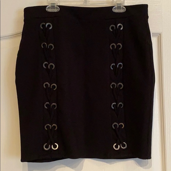 Plus Size Black Mini Skirt 0X NWT - Picture 2 of 8
